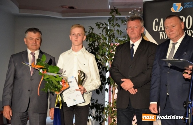 Zdjęcie w galerii na portalu naszwodzislaw.com: Poznaliśmy laureatów nagród powiatu w dziedzinie kultury i sportu. ZDJĘCIA wiadomości z regionu