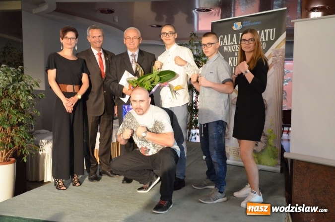 Zdjęcie w galerii na portalu naszwodzislaw.com: Poznaliśmy laureatów nagród powiatu w dziedzinie kultury i sportu. ZDJĘCIA wiadomości z regionu