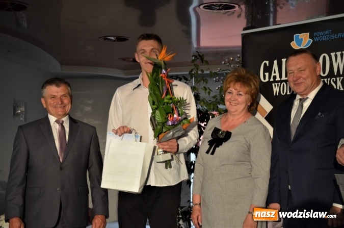 Zdjęcie w galerii na portalu naszwodzislaw.com: Poznaliśmy laureatów nagród powiatu w dziedzinie kultury i sportu. ZDJĘCIA wiadomości z regionu