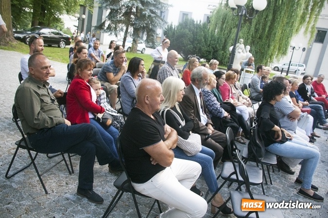 Zdjęcie w galerii na portalu naszwodzislaw.com: Mszą św., spektaklem oraz wspominkami uczcili pamięć założycielki Teatru Wodzisławskiej Ulicy. FOTO  wiadomości z regionu