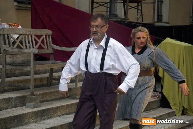 Zdjęcie w galerii na portalu naszwodzislaw.com: Mszą św., spektaklem oraz wspominkami uczcili pamięć założycielki Teatru Wodzisławskiej Ulicy. FOTO  wiadomości z regionu