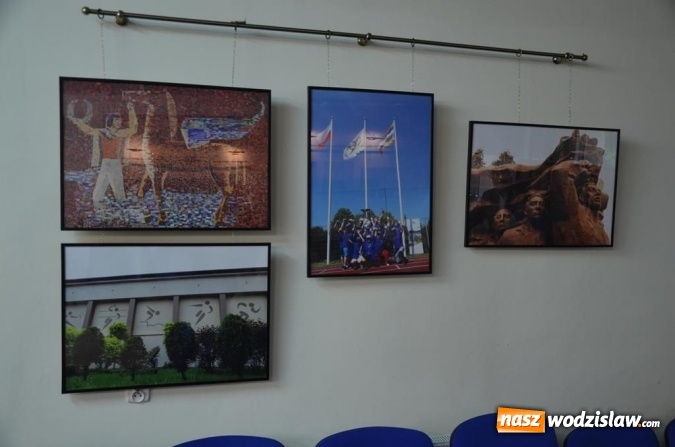 Zdjęcie w galerii na portalu naszwodzislaw.com: Wernisaż wystawy Powiat w naszych oczach wiadomości z regionu