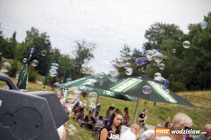 Zdjęcie w galerii na portalu naszwodzislaw.com: Bańki mydlane opanowały Rodzinny Park Rozrywki. FOTORELACJA  wiadomości z regionu