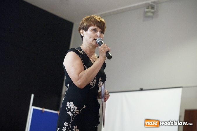 Zdjęcie w galerii na portalu naszwodzislaw.com: Kiedy śmieje się dziecko, śmieje się cały świat. Przedszkole w Syryni świętuje 20 lat! wiadomości z regionu