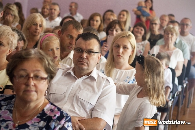 Zdjęcie w galerii na portalu naszwodzislaw.com: Kiedy śmieje się dziecko, śmieje się cały świat. Przedszkole w Syryni świętuje 20 lat! wiadomości z regionu