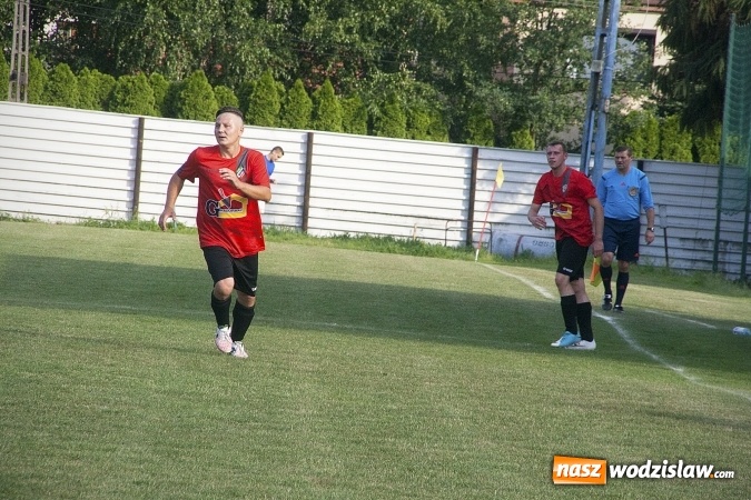 Zdjęcie w galerii na portalu naszwodzislaw.com: Rewanż na remis. Rezerwy Czarnych Gorzyce w B klasie! wiadomości z regionu