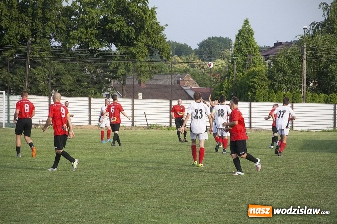 Zdjęcie w galerii na portalu naszwodzislaw.com: Rewanż na remis. Rezerwy Czarnych Gorzyce w B klasie! wiadomości z regionu