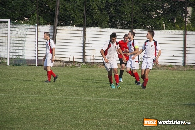 Zdjęcie w galerii na portalu naszwodzislaw.com: Rewanż na remis. Rezerwy Czarnych Gorzyce w B klasie! wiadomości z regionu