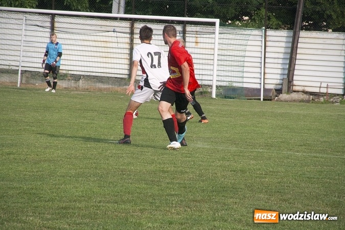 Zdjęcie w galerii na portalu naszwodzislaw.com: Rewanż na remis. Rezerwy Czarnych Gorzyce w B klasie! wiadomości z regionu