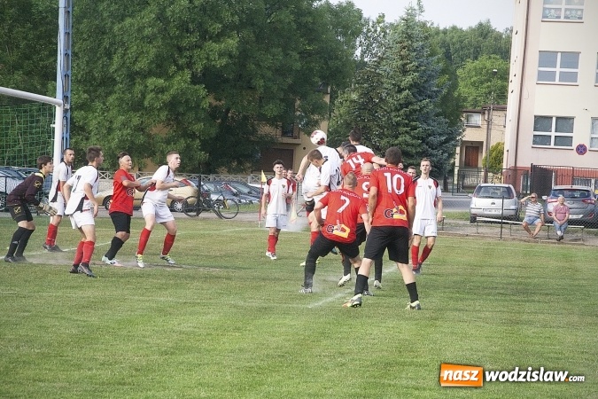 Zdjęcie w galerii na portalu naszwodzislaw.com: Rewanż na remis. Rezerwy Czarnych Gorzyce w B klasie! wiadomości z regionu