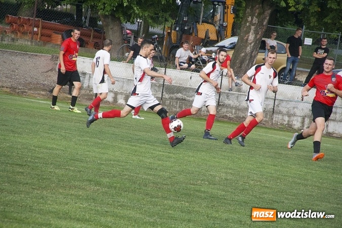 Zdjęcie w galerii na portalu naszwodzislaw.com: Rewanż na remis. Rezerwy Czarnych Gorzyce w B klasie! wiadomości z regionu