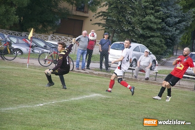 Zdjęcie w galerii na portalu naszwodzislaw.com: Rewanż na remis. Rezerwy Czarnych Gorzyce w B klasie! wiadomości z regionu