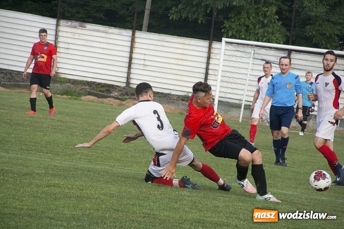 Zdjęcie w galerii na portalu naszwodzislaw.com: Rewanż na remis. Rezerwy Czarnych Gorzyce w B klasie! wiadomości z regionu
