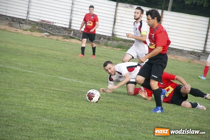 Zdjęcie w galerii na portalu naszwodzislaw.com: Rewanż na remis. Rezerwy Czarnych Gorzyce w B klasie! wiadomości z regionu