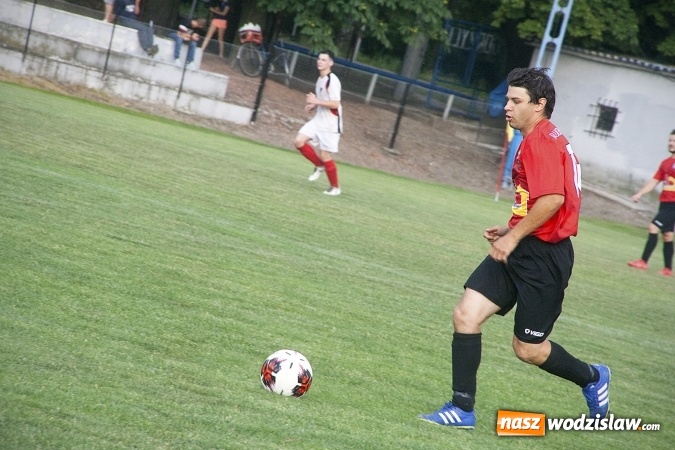 Zdjęcie w galerii na portalu naszwodzislaw.com: Rewanż na remis. Rezerwy Czarnych Gorzyce w B klasie! wiadomości z regionu