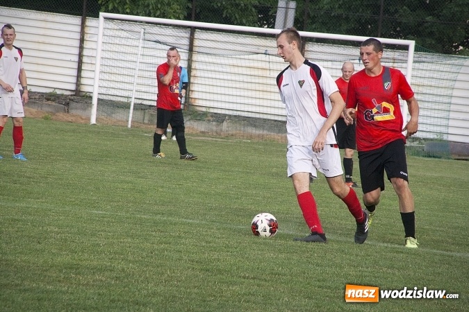 Zdjęcie w galerii na portalu naszwodzislaw.com: Rewanż na remis. Rezerwy Czarnych Gorzyce w B klasie! wiadomości z regionu