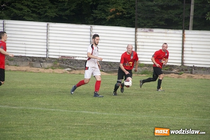 Zdjęcie w galerii na portalu naszwodzislaw.com: Rewanż na remis. Rezerwy Czarnych Gorzyce w B klasie! wiadomości z regionu