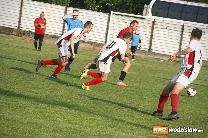 Zdjęcie w galerii na portalu naszwodzislaw.com: Rewanż na remis. Rezerwy Czarnych Gorzyce w B klasie! wiadomości z regionu