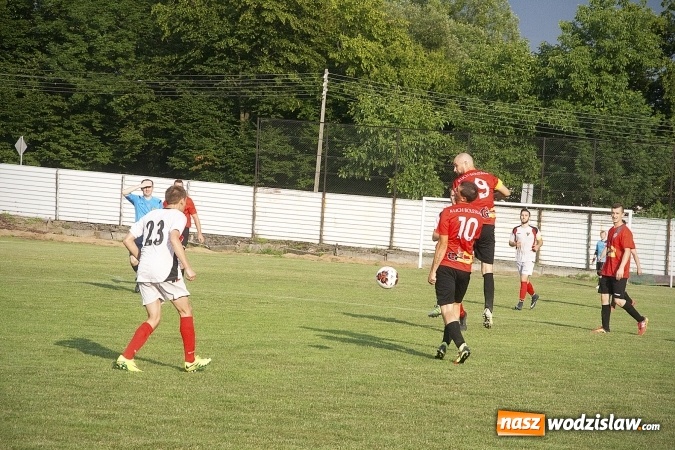 Zdjęcie w galerii na portalu naszwodzislaw.com: Rewanż na remis. Rezerwy Czarnych Gorzyce w B klasie! wiadomości z regionu