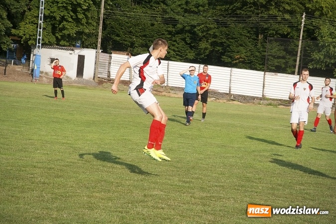 Zdjęcie w galerii na portalu naszwodzislaw.com: Rewanż na remis. Rezerwy Czarnych Gorzyce w B klasie! wiadomości z regionu