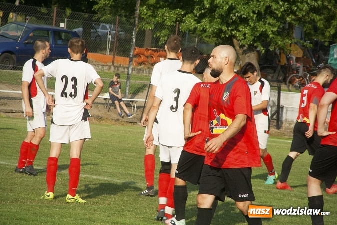 Zdjęcie w galerii na portalu naszwodzislaw.com: Rewanż na remis. Rezerwy Czarnych Gorzyce w B klasie! wiadomości z regionu