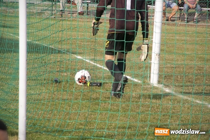 Zdjęcie w galerii na portalu naszwodzislaw.com: Rewanż na remis. Rezerwy Czarnych Gorzyce w B klasie! wiadomości z regionu