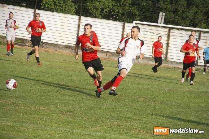 Zdjęcie w galerii na portalu naszwodzislaw.com: Rewanż na remis. Rezerwy Czarnych Gorzyce w B klasie! wiadomości z regionu