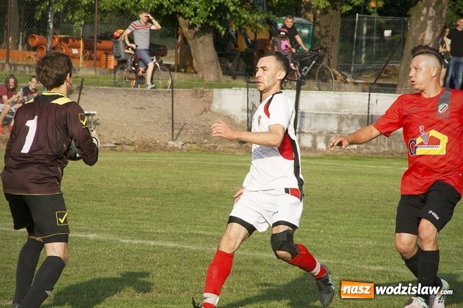 Zdjęcie w galerii na portalu naszwodzislaw.com: Rewanż na remis. Rezerwy Czarnych Gorzyce w B klasie! wiadomości z regionu