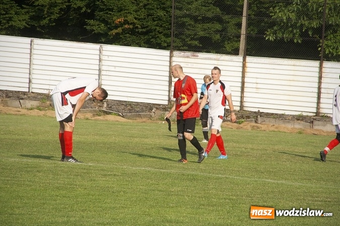 Zdjęcie w galerii na portalu naszwodzislaw.com: Rewanż na remis. Rezerwy Czarnych Gorzyce w B klasie! wiadomości z regionu