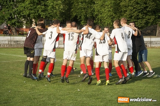 Zdjęcie w galerii na portalu naszwodzislaw.com: Rewanż na remis. Rezerwy Czarnych Gorzyce w B klasie! wiadomości z regionu