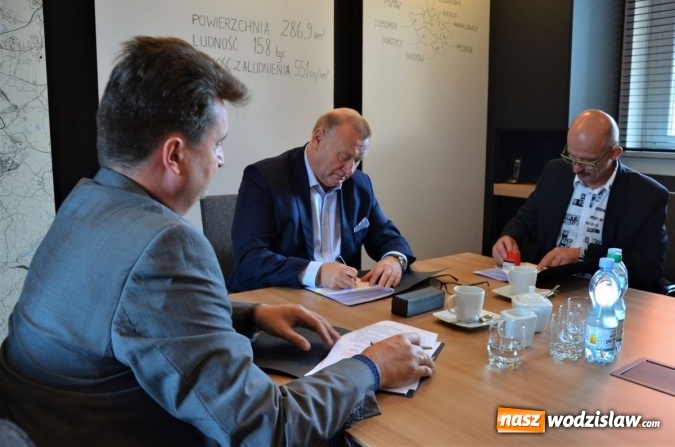 Zdjęcie w galerii na portalu naszwodzislaw.com: Powiatowe Centrum Konferencyjne zmieni swoje oblicze wiadomości z regionu
