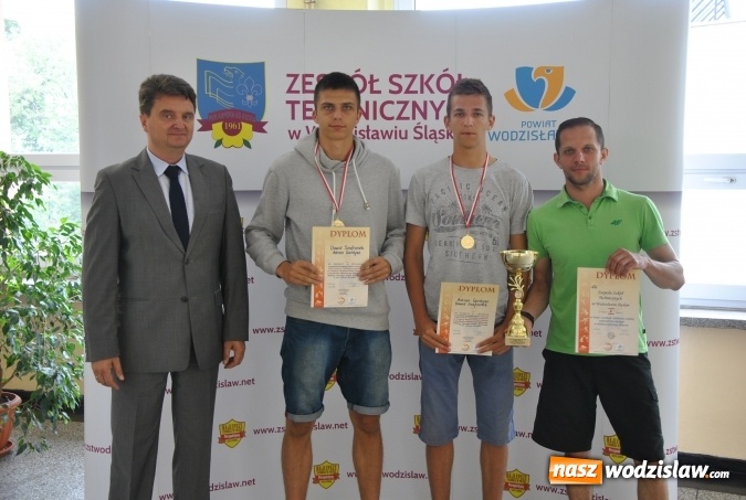 Zdjęcie w galerii na portalu naszwodzislaw.com: Mistrzostwo Śląska w  siatkówce plażowej dla reprezentacji chłopców z Zespołu Szkół Technicznych wiadomości z regionu