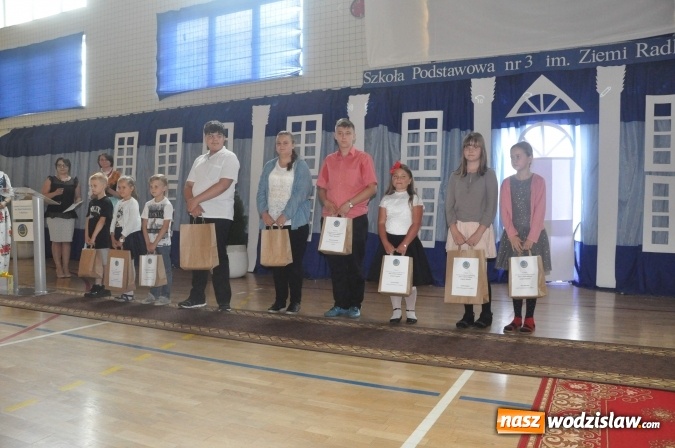 Zdjęcie w galerii na portalu naszwodzislaw.com: SP nr 3 w Radlinie z imieniem Ziemi Radlińskiej wiadomości z regionu