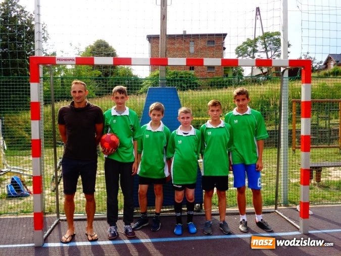 Zdjęcie w galerii na portalu naszwodzislaw.com: Festyn w ZSP numer 5. Zabawa dla uczniów i rodziców wiadomości z regionu