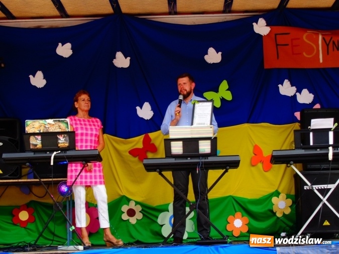 Zdjęcie w galerii na portalu naszwodzislaw.com: Festyn w ZSP numer 5. Zabawa dla uczniów i rodziców wiadomości z regionu