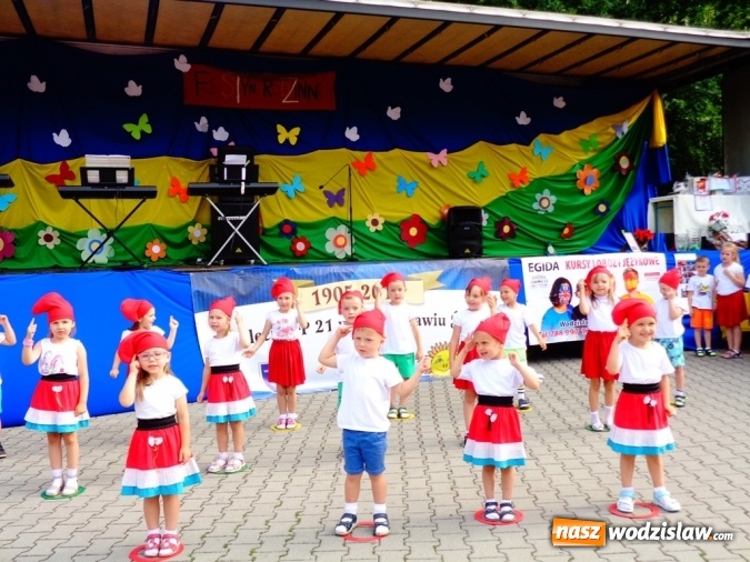 Zdjęcie w galerii na portalu naszwodzislaw.com: Festyn w ZSP numer 5. Zabawa dla uczniów i rodziców wiadomości z regionu