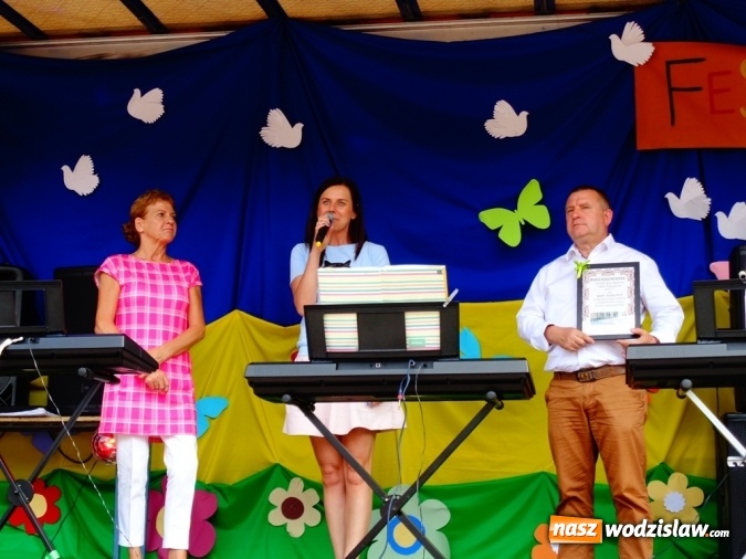 Zdjęcie w galerii na portalu naszwodzislaw.com: Festyn w ZSP numer 5. Zabawa dla uczniów i rodziców wiadomości z regionu