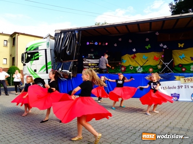 Zdjęcie w galerii na portalu naszwodzislaw.com: Festyn w ZSP numer 5. Zabawa dla uczniów i rodziców wiadomości z regionu