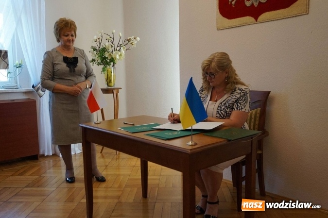 Zdjęcie w galerii na portalu naszwodzislaw.com: Radlin podpisał umowę partnerską z miastem Rohatyn (Ukraina) wiadomości z regionu