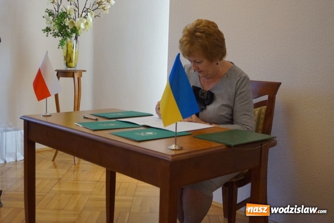 Zdjęcie w galerii na portalu naszwodzislaw.com: Radlin podpisał umowę partnerską z miastem Rohatyn (Ukraina) wiadomości z regionu