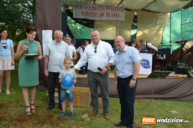 Zdjęcie w galerii na portalu naszwodzislaw.com: Rodzinne świętowanie na Kopernika. ZDJĘCIA wiadomości z regionu