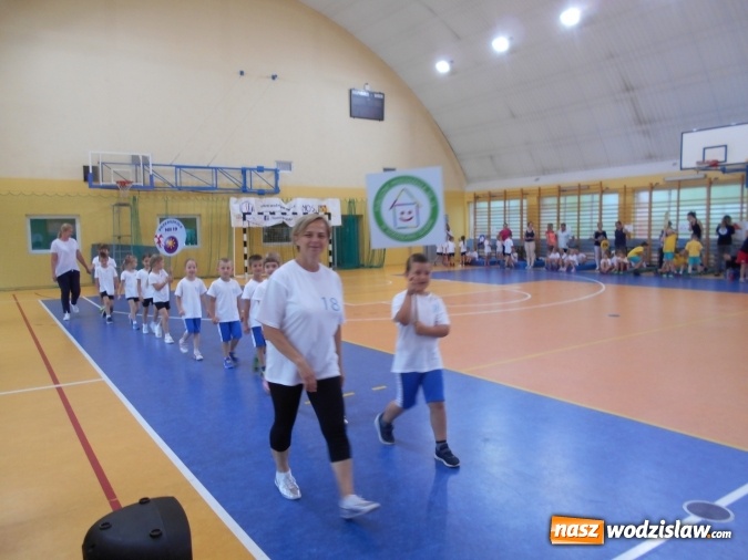 Zdjęcie w galerii na portalu naszwodzislaw.com: XXI Sportowa Olimpiada Przedszkolna. Nauka przez zabawę wiadomości z regionu