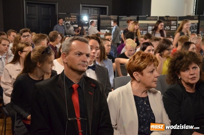 Zdjęcie w galerii na portalu naszwodzislaw.com: Odpowiedzialni za pamięć i przyszłe pokolenia wiadomości z regionu