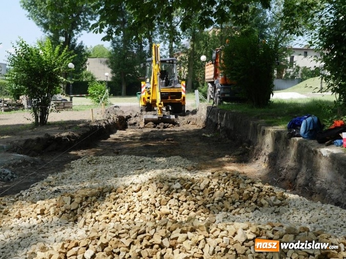Zdjęcie w galerii na portalu naszwodzislaw.com: Nowe ścieżki w Parku Miejskim: Pierwsza część niemal ukończona  wiadomości z regionu