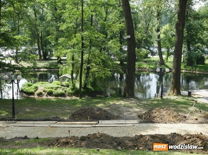 Zdjęcie w galerii na portalu naszwodzislaw.com: Nowe ścieżki w Parku Miejskim: Pierwsza część niemal ukończona  wiadomości z regionu