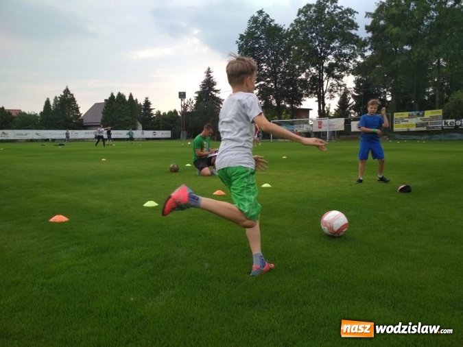 Zdjęcie w galerii na portalu naszwodzislaw.com: Sport łączy pokolenia wiadomości z regionu