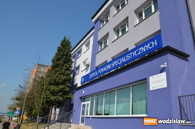 Zdjęcie w galerii na portalu naszwodzislaw.com: Termomodernizacja zakończona. Budynek Zespołu Poradni Specjalistycznych jak nowy  wiadomości z regionu