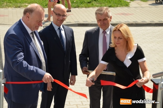 Zdjęcie w galerii na portalu naszwodzislaw.com: Termomodernizacja zakończona. Budynek Zespołu Poradni Specjalistycznych jak nowy  wiadomości z regionu