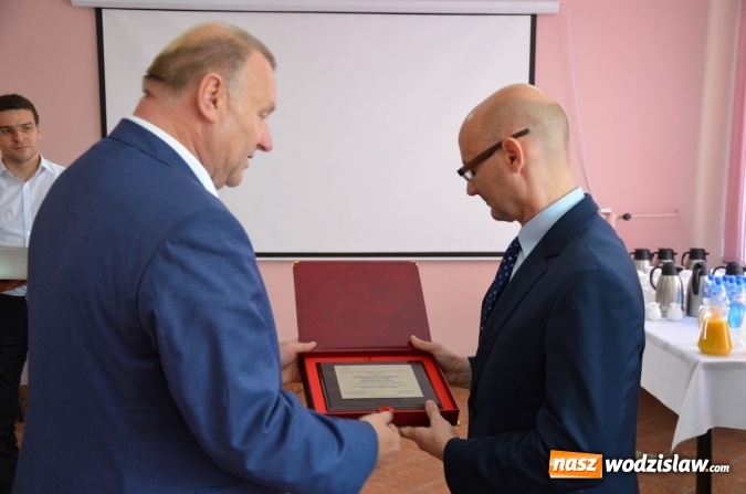 Zdjęcie w galerii na portalu naszwodzislaw.com: Termomodernizacja zakończona. Budynek Zespołu Poradni Specjalistycznych jak nowy  wiadomości z regionu