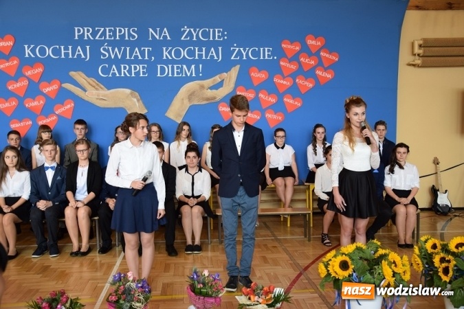 Zdjęcie w galerii na portalu naszwodzislaw.com: Mszana, Gogołowa: 54 uczniów zakończyło edukację  wiadomości z regionu